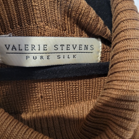 2 Valerie Stevens 100% Pure Silk Turtleneck Sweaters Women's Size Small - Picture 5 of 9